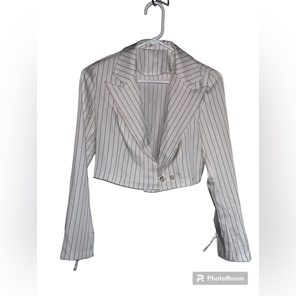 Cropped Black and White Pinstripe Blazer - Picture 2 of 5